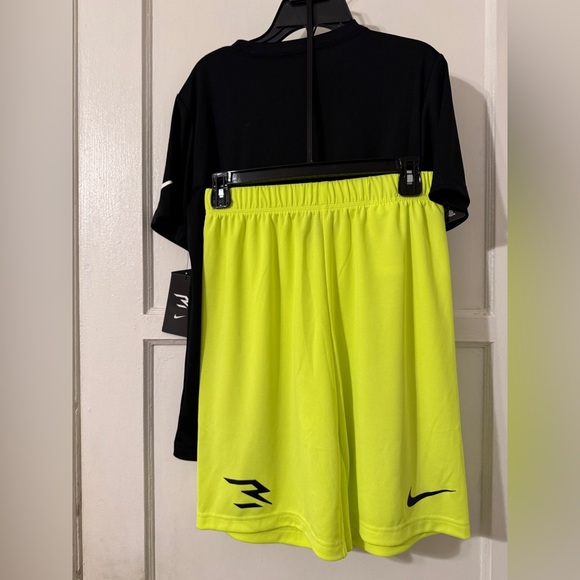 Nike boys set Sz large NWT - Picture 2 of 3